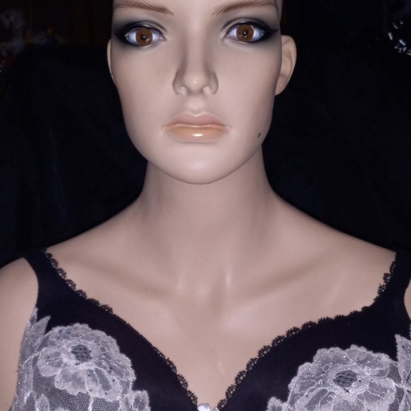 Victoria Secret Lace Lined Perfect Coverage Bra - Picture 6 of 6